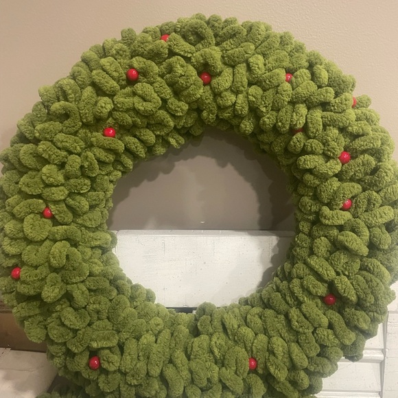 Green Holiday Wreath with Red Accents - Picture 1 of 1
